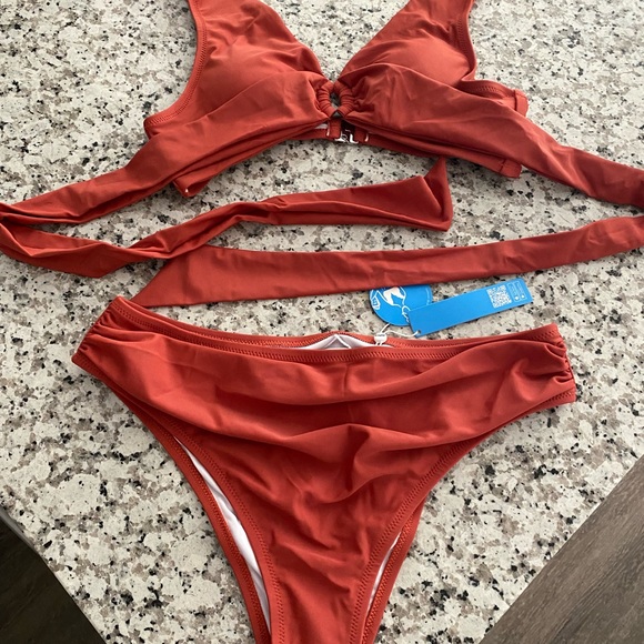 Cupshe Bikini - Picture 1 of 4